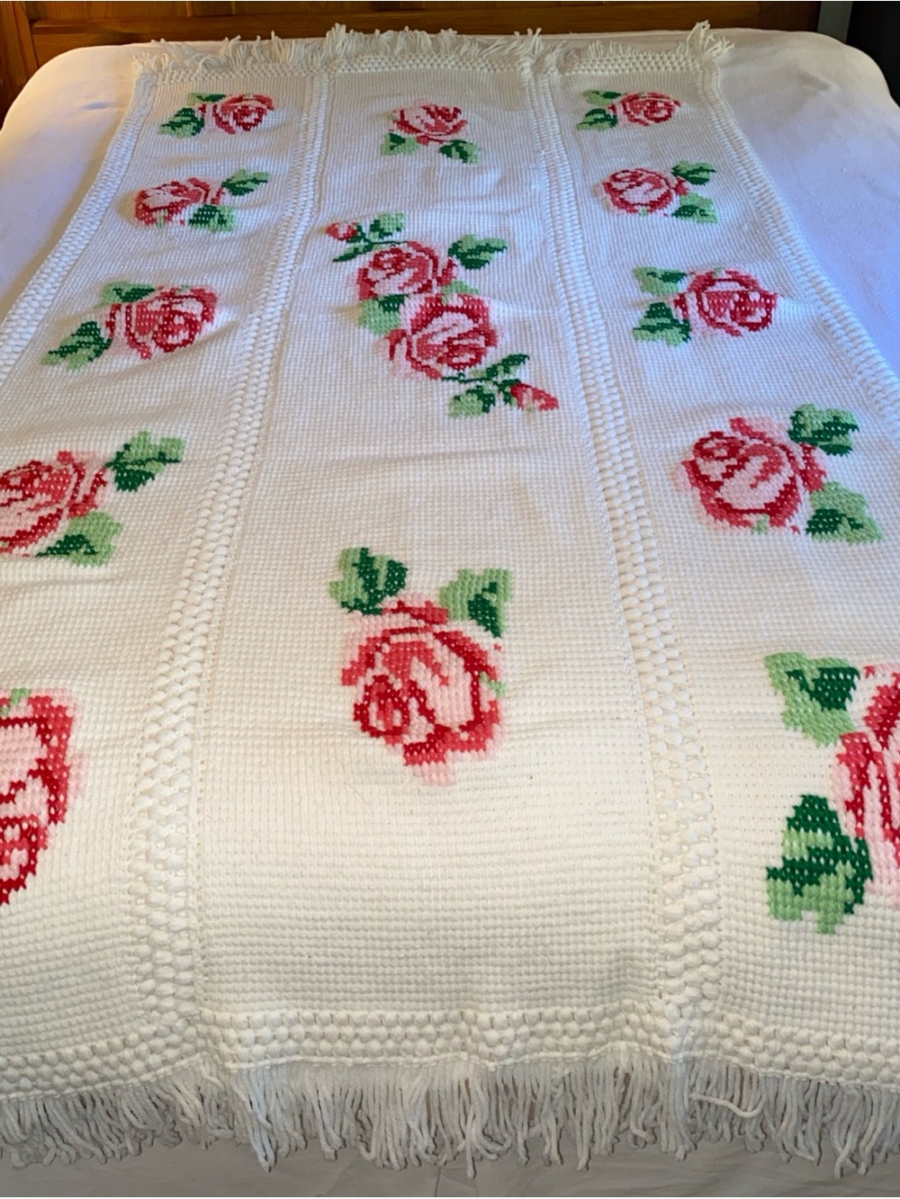 Hand crochet Afghan throw cottage rose Crosstitch cottage core 38“ x 80“ – B 12